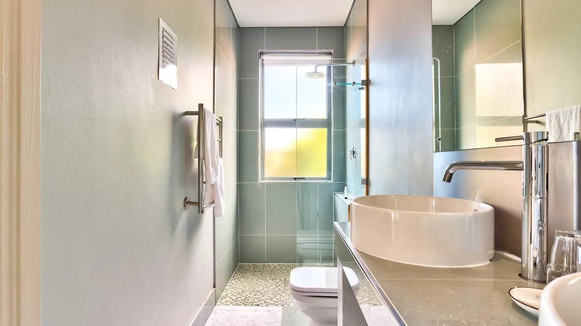 The One 8 Hotel In Green Point - Solar Power Cape Town 4*,