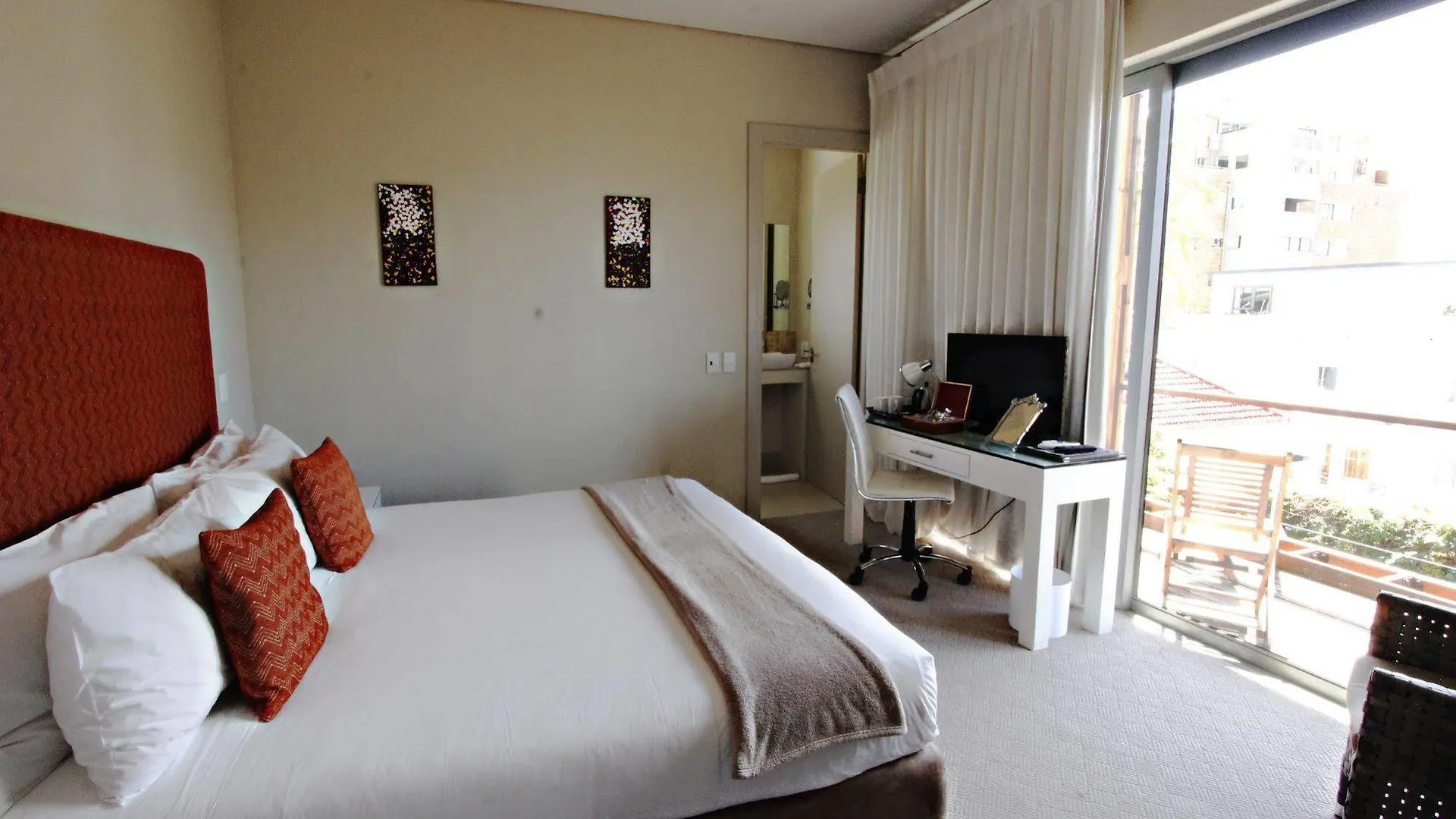 The One 8 Hotel In Green Point - Solar Power Cape Town