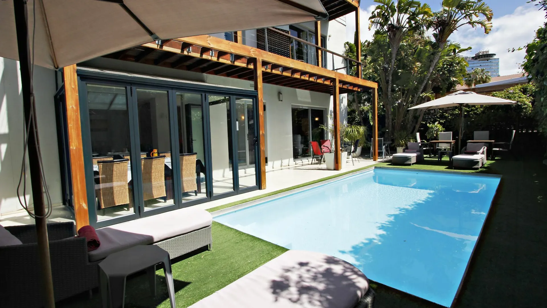 The One 8 Hotel In Green Point - Solar Power Cape Town